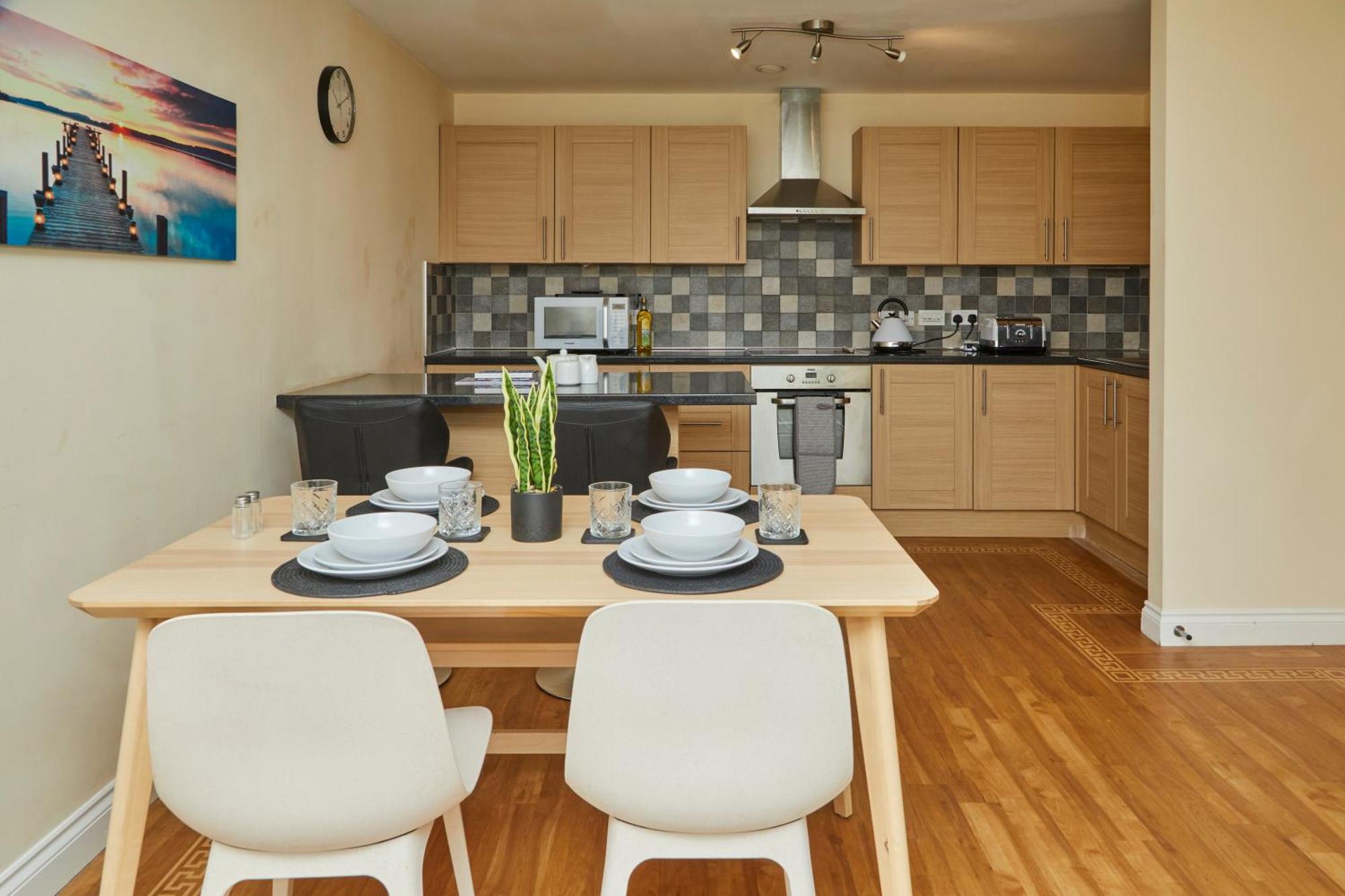 Stylish 2-Bedroom Apartment With Free Parking 할리팩스 외부 사진